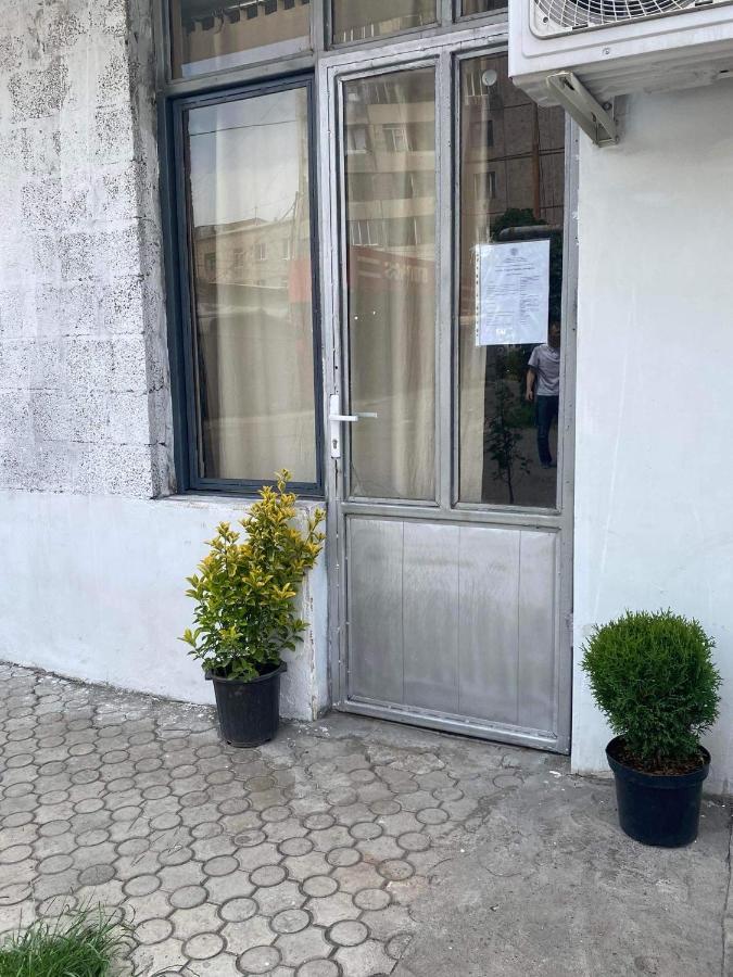 דירות יירבאן Vahe'S Family Guests House מראה חיצוני תמונה
